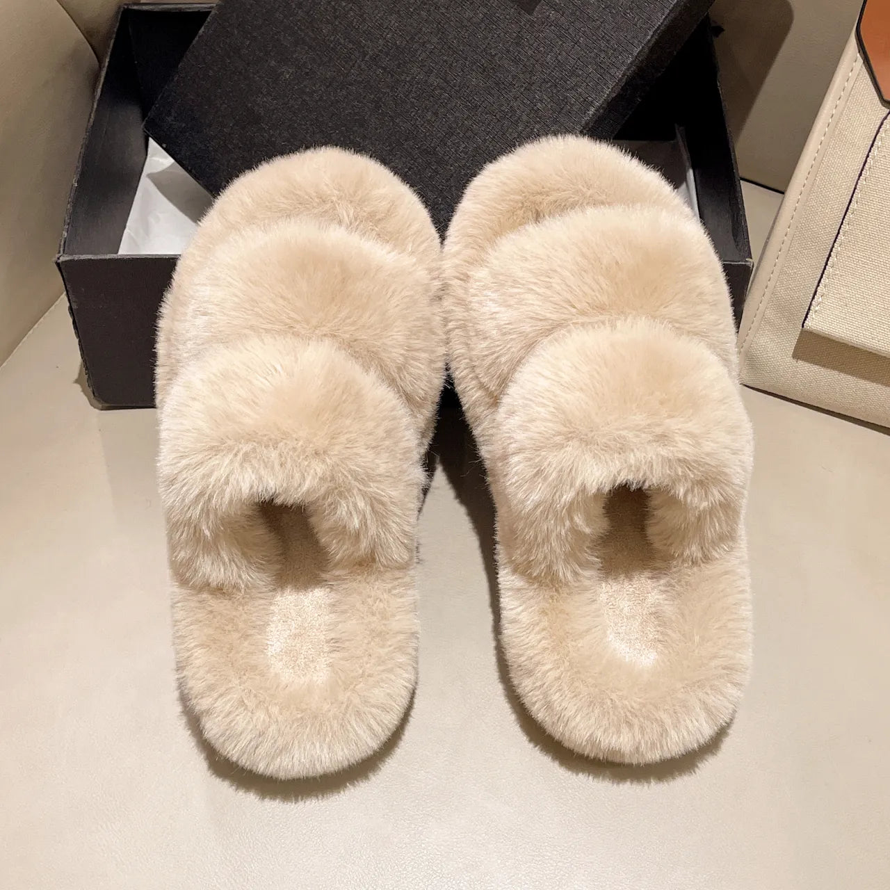 Fluffy Slippers – MOONSTONE