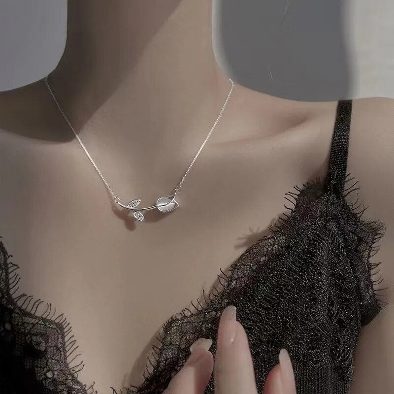 Tulip Necklace