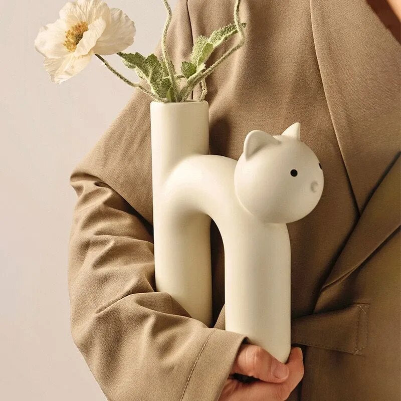 Cream Wind Cat Vase